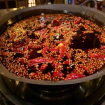 火锅行业生态：锅底的味道是精髓。